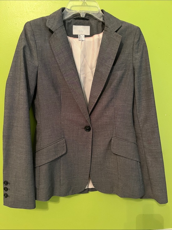 H&M Jackets & Blazers - H&M fitted gray Single Button blazer